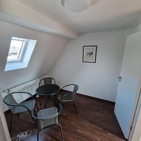 Penzini Monteurzimmer Au Am Rhein Rastatt Karlsruhe Nahe Messe Apartmán