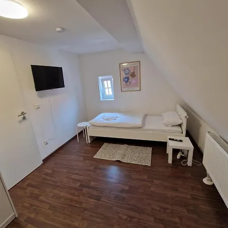 Penzini Monteurzimmer Au Am Rhein Rastatt Karlsruhe Nahe Messe Apartmán